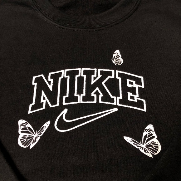 BUTTERFLY Sweatshirt - Picture 2 of 4